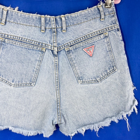 •VINTAGE |•GUESS•| 80s Acid Wash Raw Hem Exposed Button Fly High Rise Jean Short - Picture 4 of 13